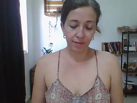 Snapshot of charlott_ponce chatting on March 23, 6:12 pm charlott ponce online show from March 23, 6:12 pm