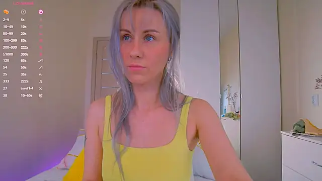 Snapshot of Nika_Bloom chatting on April 24, 8:17 am Nika Bloom online show from April 24, 8:17 am