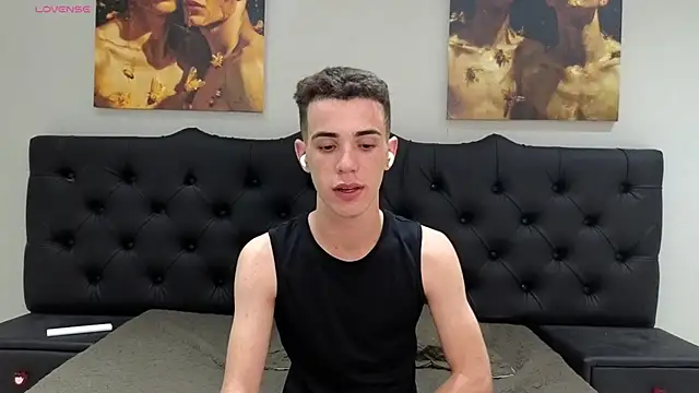 Snapshot of Cristian_Delgado chatting on December 28, 6:39 am Cristian Delgado online show from December 28, 6:39 am