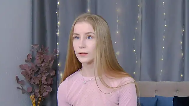 VioletiSwone online show from February 16, 11:59 am