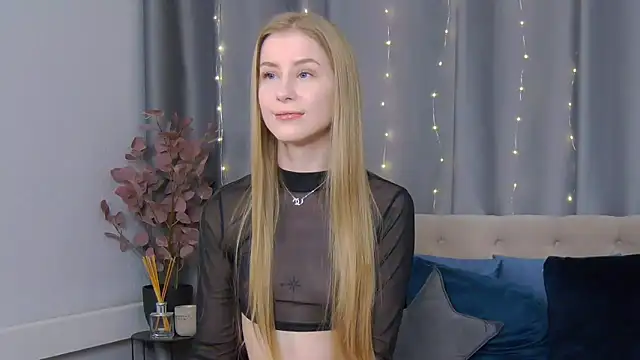 VioletiSwone online show from February 19, 11:38 am