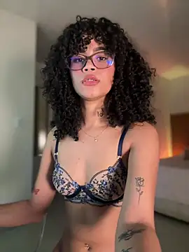 Lianh Benett online show from February 8, 7:48 am