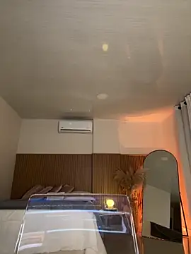 Lianh Benett online show from October 19, 9:48 pm