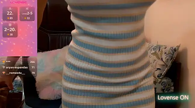 Snapshot of adore_khushbu chatting on December 19, 6:23 pm adore khushbu online show from December 19, 6:23 pm