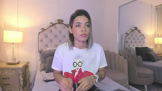 lexa 25  online show from October 3, 12:02 pm