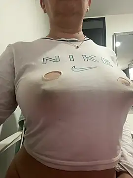Snapshot of ruby_santana777 chatting on April 22, 8:32 pm ruby santana777 online show from April 22, 8:32 pm