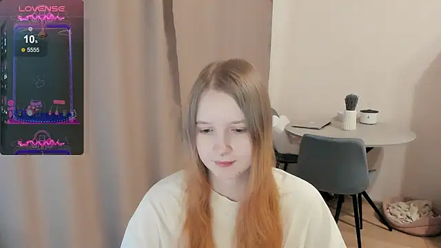 Snapshot of Alyaley chatting on March 8, 11:37 am Alyaley online show from March 8, 11:37 am