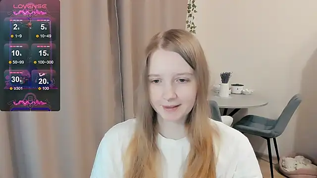 Snapshot of Alyaley chatting on October 11, 6:56 am Alyaley online show from October 11, 6:56 am