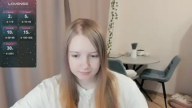 Snapshot of Alyaley chatting on October 22, 1:22 pm Alyaley online show from October 22, 1:22 pm