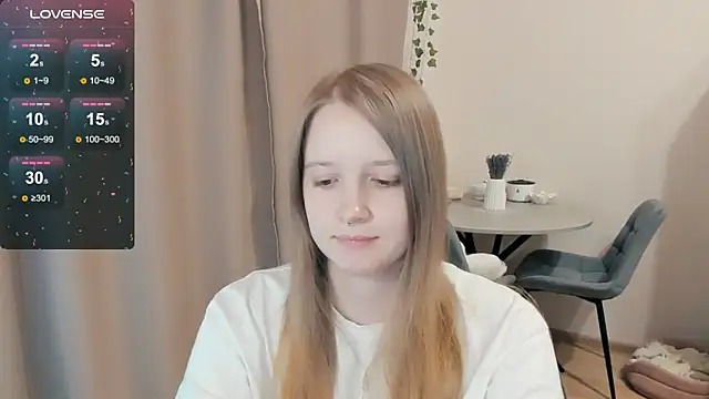 Snapshot of Alyaley chatting on October 23, 1:27 am Alyaley online show from October 23, 1:27 am