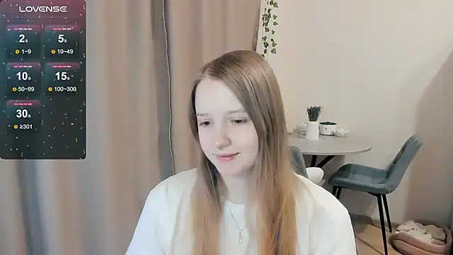 Snapshot of Alyaley chatting on November 1, 7:54 am Alyaley online show from November 1, 7:54 am