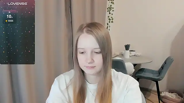 Snapshot of Alyaley chatting on November 15, 1:36 am Alyaley online show from November 15, 1:36 am