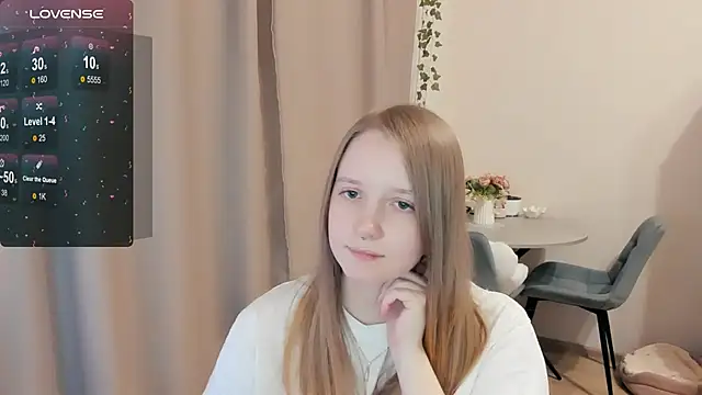 Snapshot of Alyaley chatting on December 13, 7:53 pm Alyaley online show from December 13, 7:53 pm