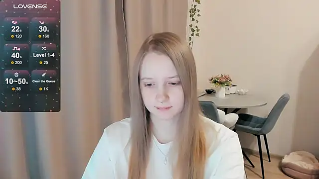 Snapshot of Alyaley chatting on December 19, 4:47 pm Alyaley online show from December 19, 4:47 pm