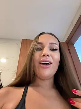 Syka0001 online show from February 3, 6:45 am