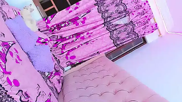 SexyEmmy 10 online show from March 22, 7:15 am