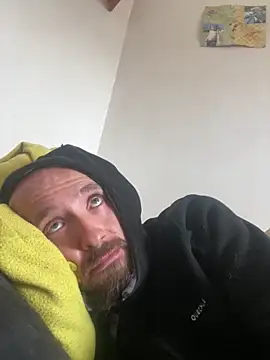 Snapshot of branleurbidu90 chatting on February 15, 11:30 am branleurbidu90 online show from February 15, 11:30 am