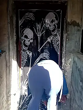 AmazonianMistress online show from October 2, 5:20 pm