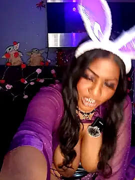 AmazonianMistress online show from April 4, 11:35 pm