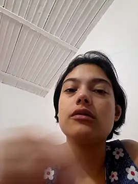 Snapshot of littlemelii chatting on March 27, 11:32 am littlemelii online show from March 27, 11:32 am