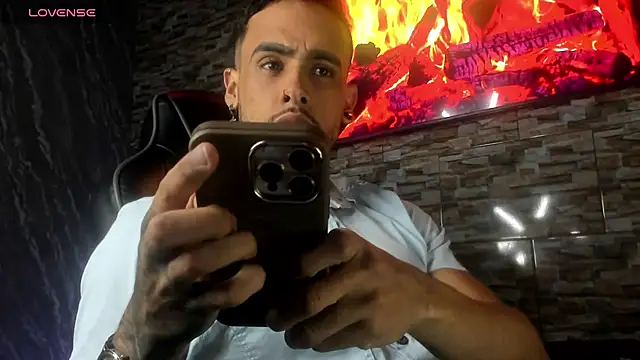 Snapshot of Seth_Owner chatting on February 26, 1:37 am Seth Owner online show from February 26, 1:37 am