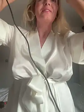 Snapshot of JodiSands chatting on February 19, 12:00 pm JodiSands online show from February 19, 12:00 pm
