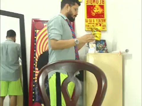 Snapshot of MikeRiverx chatting on February 27, 3:04 am MikeRiverx online show from February 27, 3:04 am