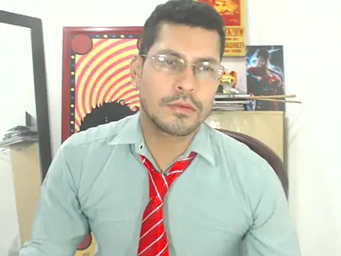 Snapshot of MikeRiverx chatting on January 9, 4:04 am MikeRiverx online show from January 9, 4:04 am