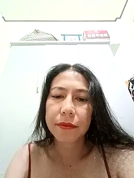 Snapshot of 2HotAsain4u chatting on May 2, 11:32 pm 2HotAsain4u online show from May 2, 11:32 pm