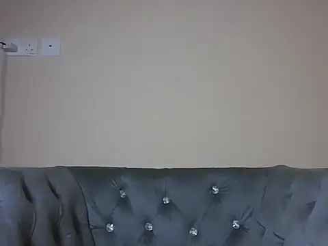 Snapshot of Mon_cherrie_ chatting on February 2, 2:27 pm Mon cherrie online show from February 2, 2:27 pm