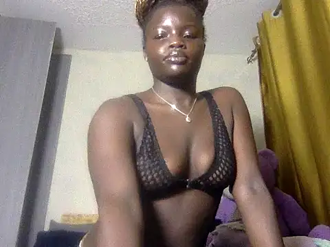 Snapshot of Mon_cherrie_ chatting on March 16, 1:44 am Mon cherrie online show from March 16, 1:44 am