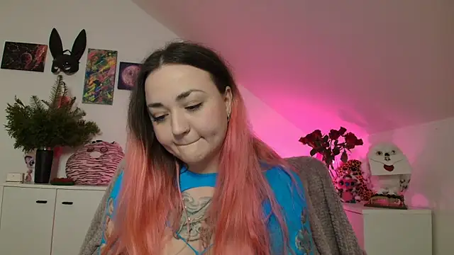 PinkHurricaneOfficial online show from March 30, 7:15 pm