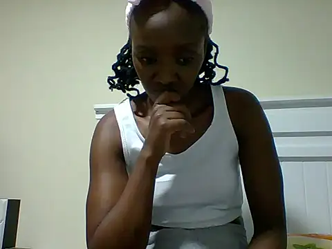 Snapshot of sexy_darleen23 chatting on December 19, 6:23 pm sexy darleen23 online show from December 19, 6:23 pm