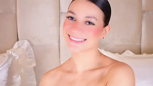 KiraKayleigh1 online show from February 27, 11:05 pm