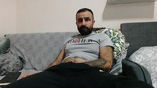 Snapshot of ivat80 chatting on December 7, 6:15 pm ivat80 online show from December 7, 6:15 pm