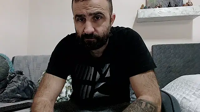 Snapshot of ivat80 chatting on December 9, 9:06 am ivat80 online show from December 9, 9:06 am