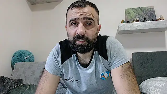 Snapshot of ivat80 chatting on December 18, 6:53 am ivat80 online show from December 18, 6:53 am