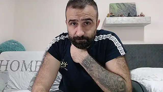 Snapshot of ivat80 chatting on December 28, 7:44 am ivat80 online show from December 28, 7:44 am