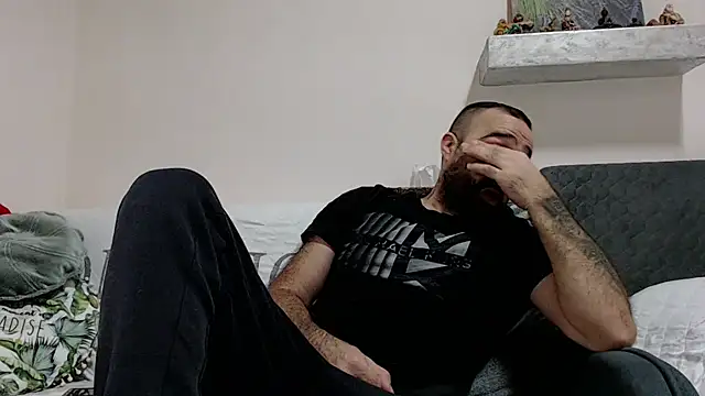 Snapshot of ivat80 chatting on December 29, 6:56 am ivat80 online show from December 29, 6:56 am