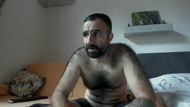 Snapshot of ivat80 chatting on October 8, 8:34 am ivat80 online show from October 8, 8:34 am