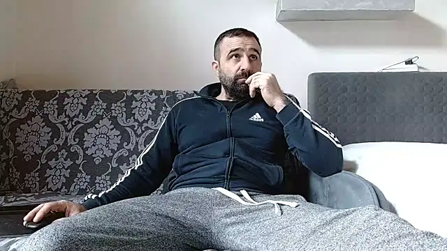 Snapshot of ivat80 chatting on February 13, 7:15 am ivat80 online show from February 13, 7:15 am