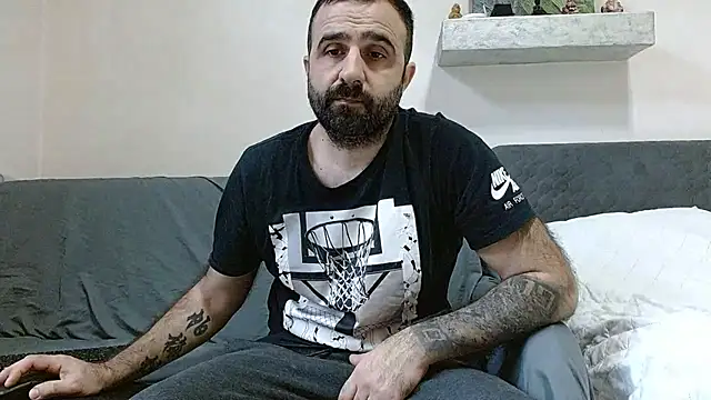 Snapshot of ivat80 chatting on February 16, 6:20 am ivat80 online show from February 16, 6:20 am