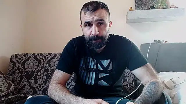 Snapshot of ivat80 chatting on March 7, 6:32 am ivat80 online show from March 7, 6:32 am