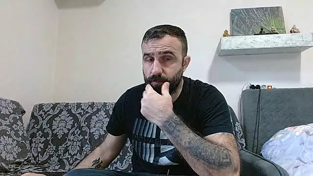 Snapshot of ivat80 chatting on March 12, 5:46 am ivat80 online show from March 12, 5:46 am