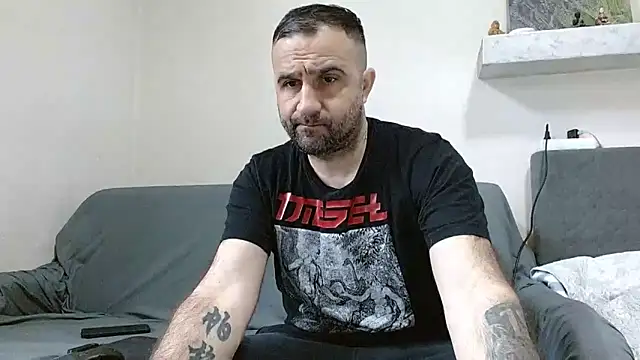 Snapshot of ivat80 chatting on March 23, 5:55 am ivat80 online show from March 23, 5:55 am