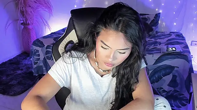 Riana Kean online show from March 17, 2:38 am