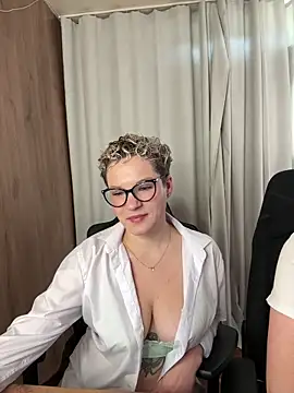 MrMrsRight online show from September 18, 8:05 am