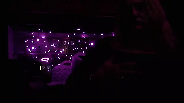 Snapshot of jessicalove99 chatting on February 2, 5:50 am jessicalove99 online show from February 2, 5:50 am