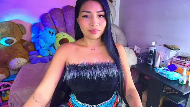 Snapshot of Pocahontascute_33 chatting on May 28, 3:31 pm Pocahontascute 33 online show from May 28, 3:31 pm