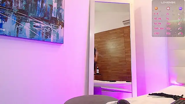 horny-juliette online show from February 6, 10:43 pm